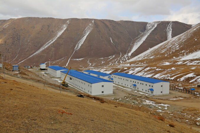 vakhtovyi-poselok-678x452