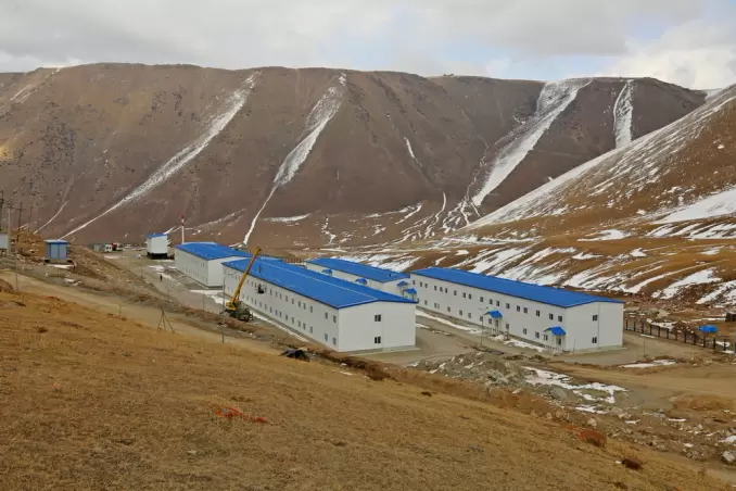 vakhtovyi-poselok-678x452