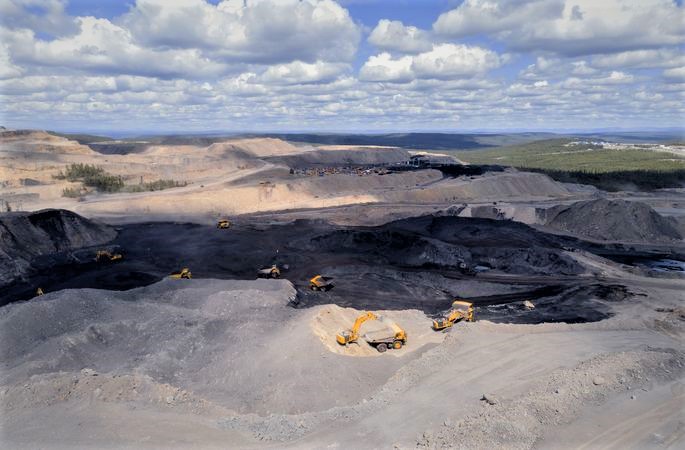 месторождение алмазов и золота. кимберлитовая шахта мирный. катока ангола алроса. якутия алмазы месторождение. месторождение алмазов и золота.