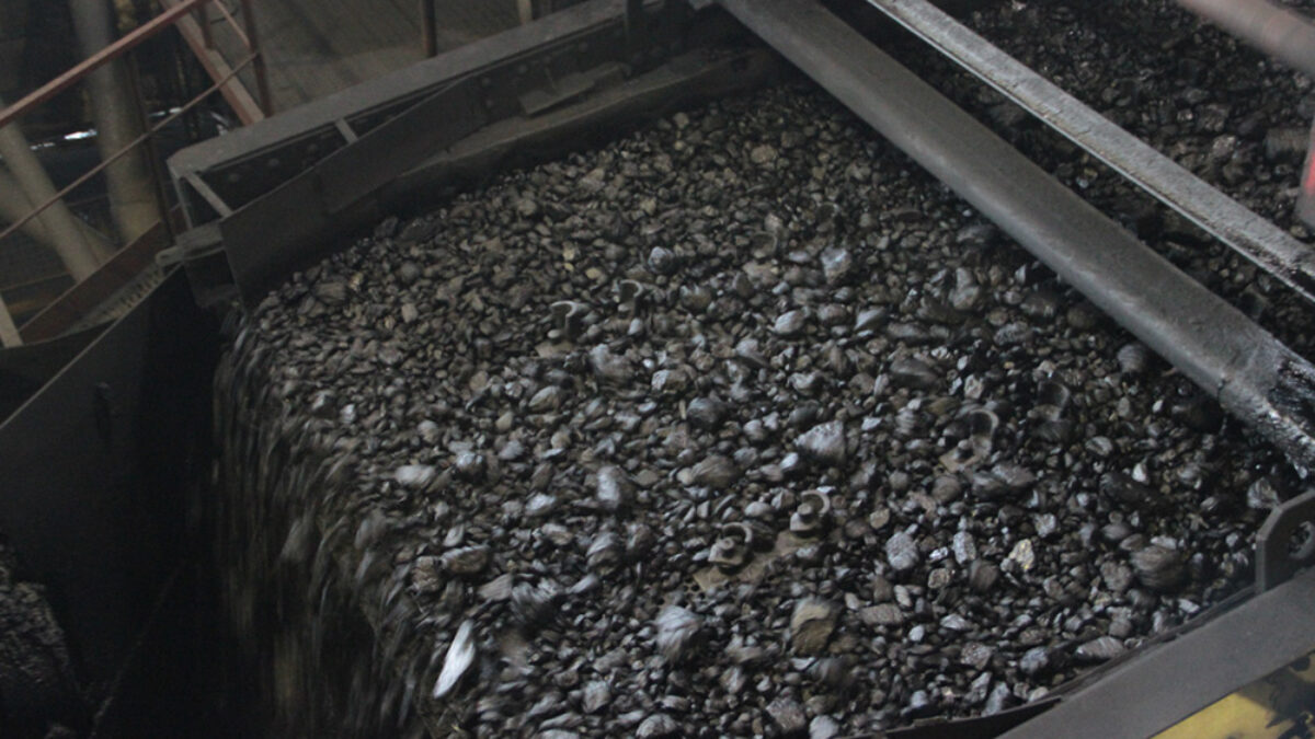 Карьерная добыча угля. Добыча угля в кузбассе. Добычи и переработки угля. Уголь. Угольная промышленность.