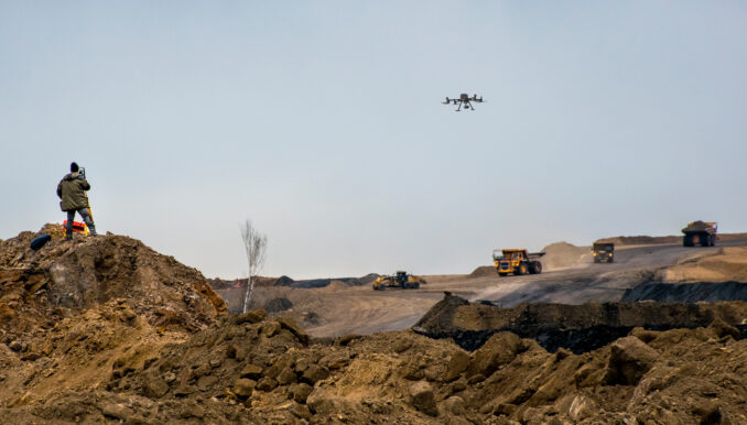 dji-drones-for-surveyors-from-aeromotus-678x386