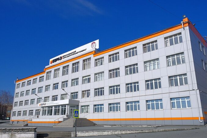 800px-sverdlova-street-kachkanar-28-678x452