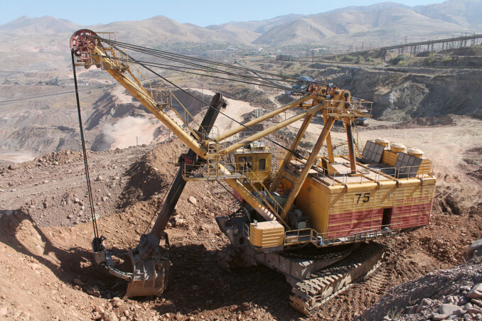 uzbekugol-gody-02-678x452