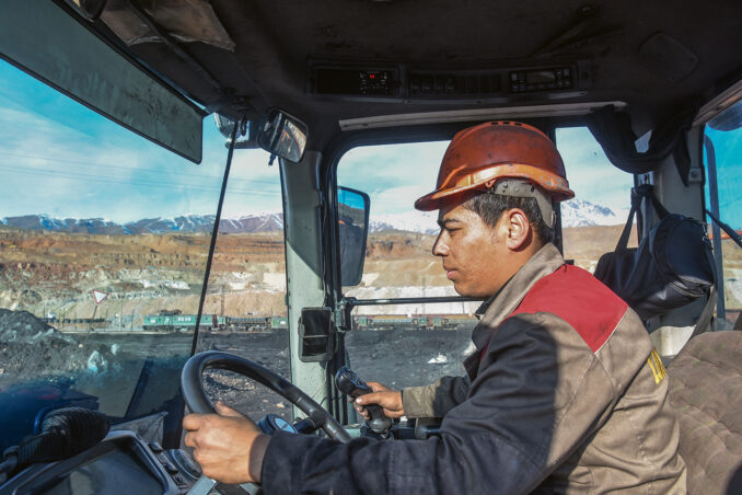 uzbekugol-gody-03-678x452