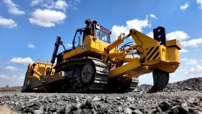 lebedinskij-gok-priobryol-samyj-moshhnyj-rossijskij-gusenichnyj-buldozer-lebedinskij-gok-priobryol-samyj-moshhnyj-rossijskij-gusenichnyj-buldozer-678x382