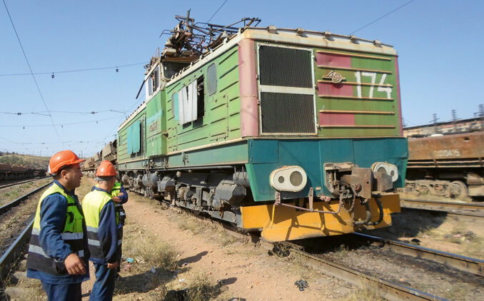 uzbekugol-train-03-uzbekugol-train-03-678x422