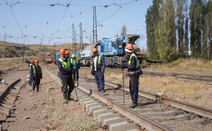 uzbekugol-train-06-uzbekugol-train-06-678x418