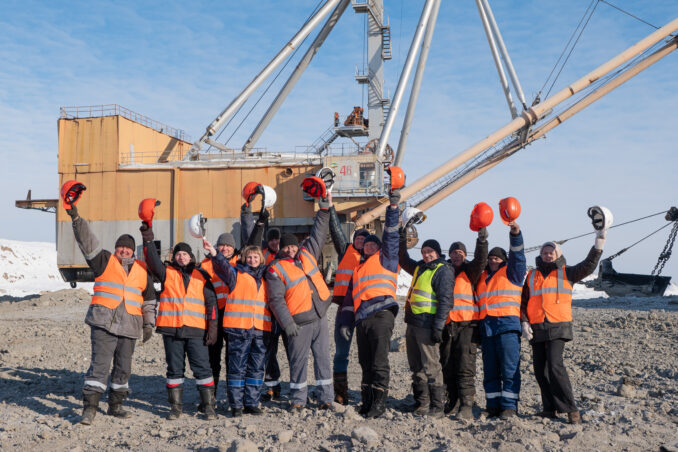 brigada-ivanova-u-svoego-kormilcza-1-brigada-ivanova-u-svoego-kormilcza-1-1-678x452