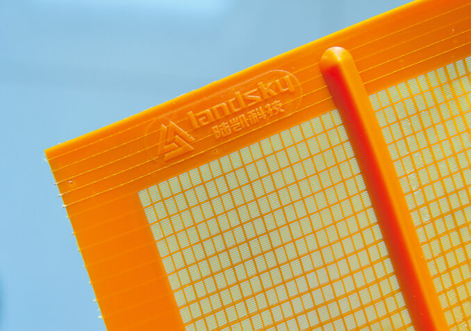 newfoton-01-newfoton-01-678x477