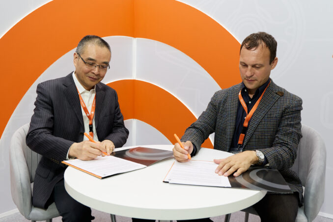 067a1242-1-067a1242-1-678x452